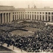 Dedication exercises in the Great Court (1916); courtesy of the MIT Museum